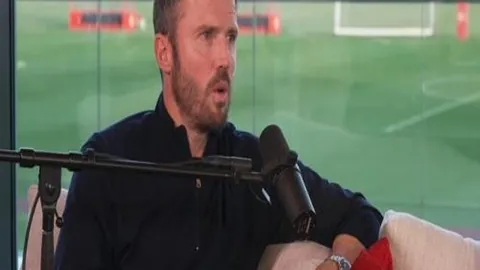 “爱德华兹轰下23分6板 浓眉哥贡献23分11板 森林狼主场大胜”